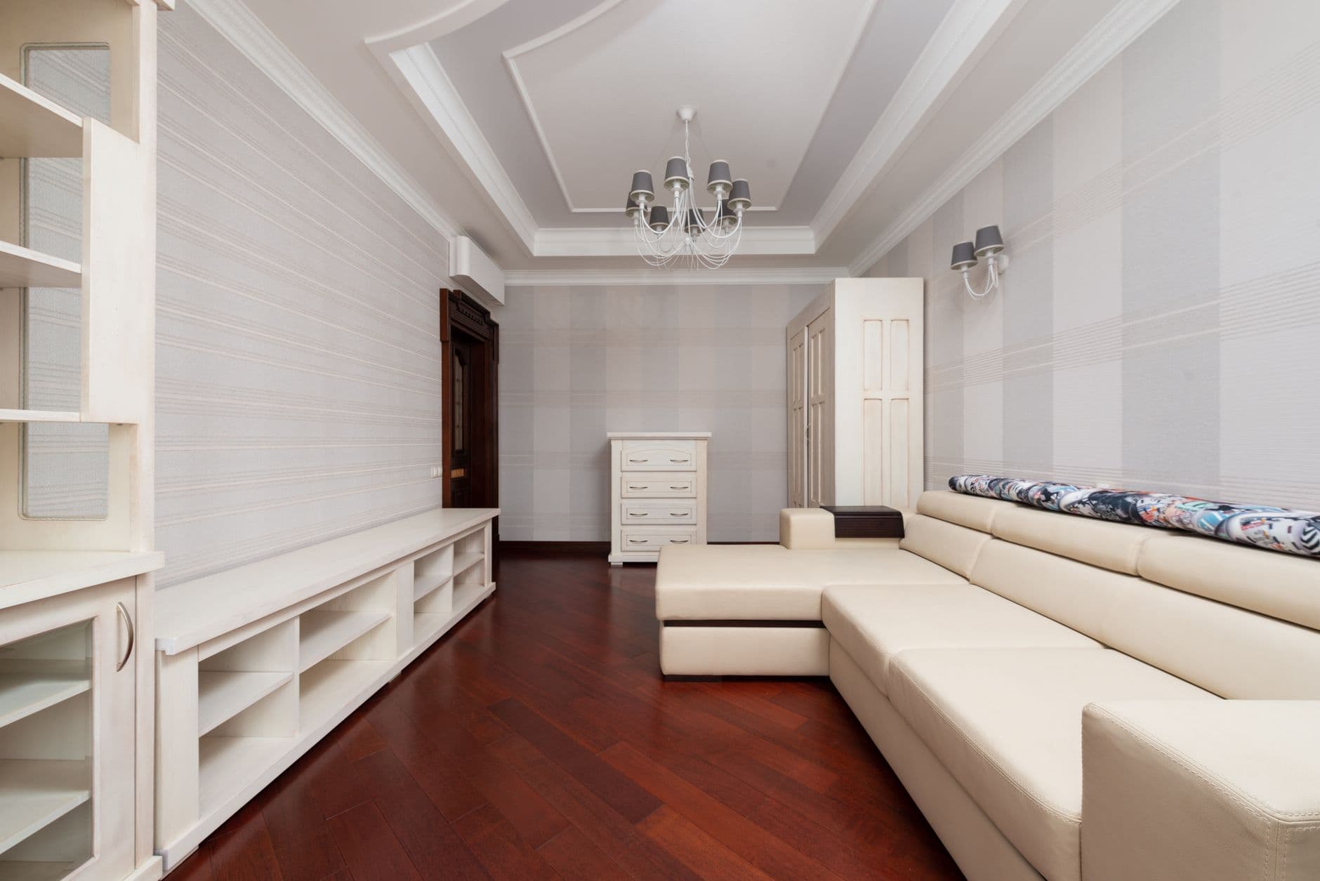 Cover image for 7 Daily Habits to Keep Your Living Room Clutter-Free