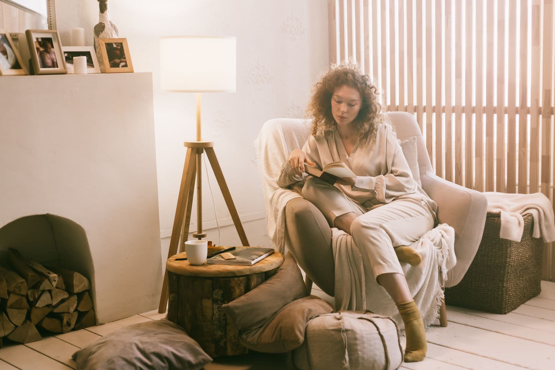 Cover image for Comparing Different Lighting Types for a Cozy Atmosphere
