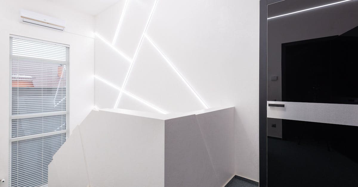 Cover Image for Electric Blinds Buying Guide: 7 Smart Tips Before You Buy