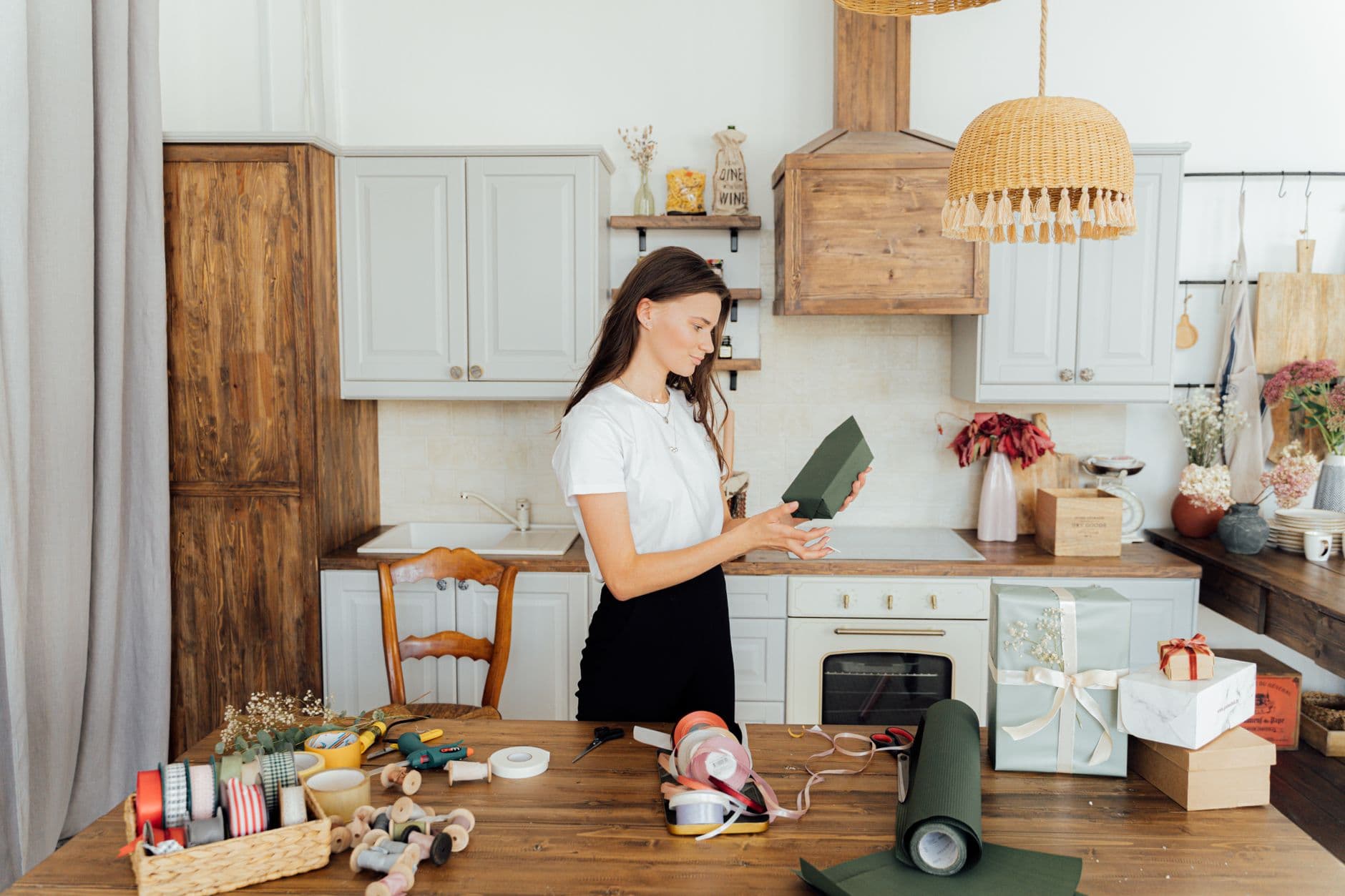 Cover image for Reacting to a Celebrity's Home Tour: Org Tips Worth Trying