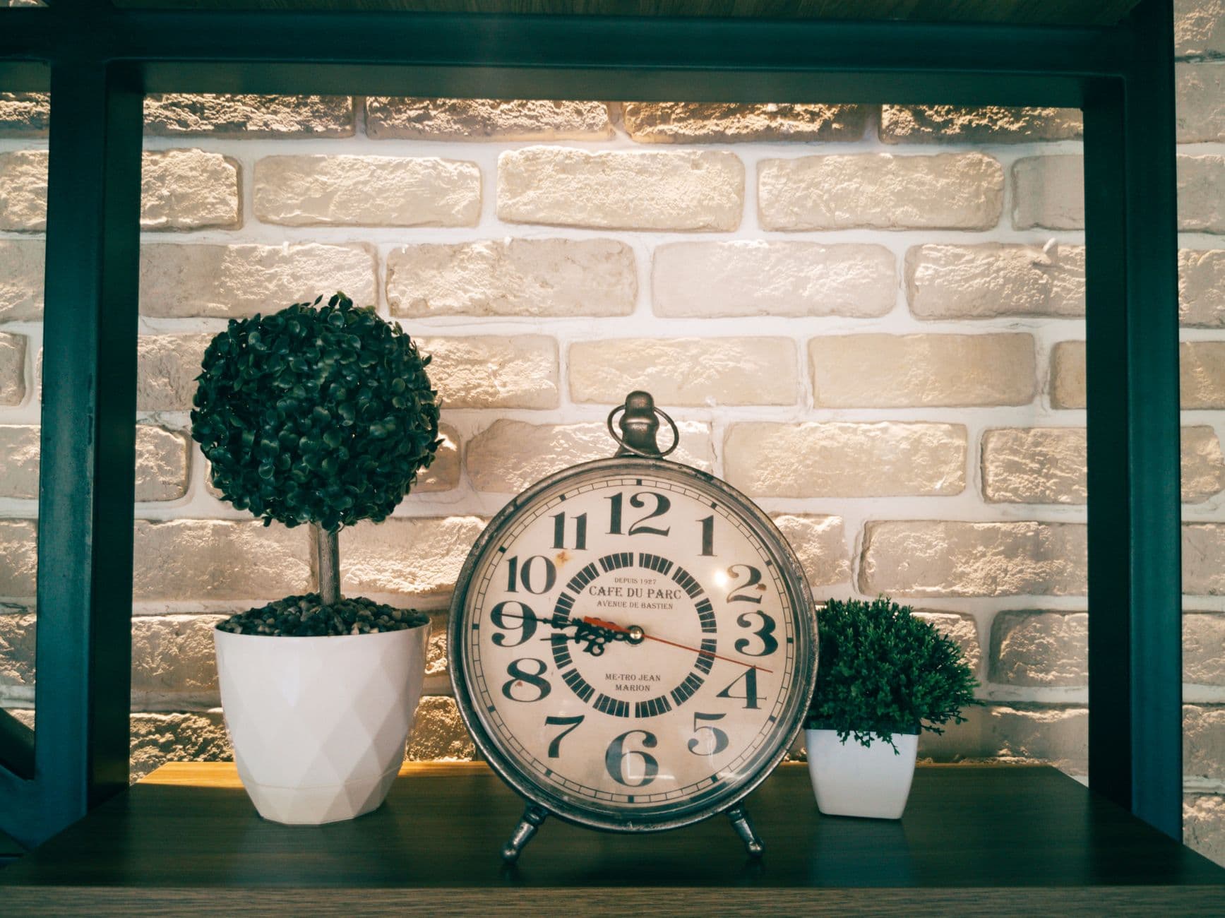 Cover image for What Defines a Timeless vs. Trendy Home Style?
